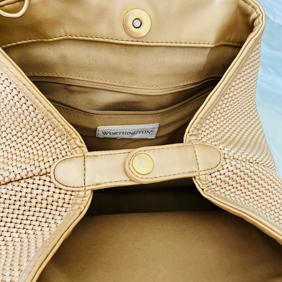 Worthington Gold Woven Crossbody Bag, Beautiful Golden Color, adjustable Sizes. - Picture 11 of 16